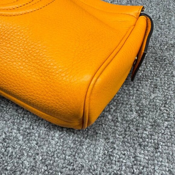 Gucci Leather Pouch Bag 250-071125 - Picture 9 of 13